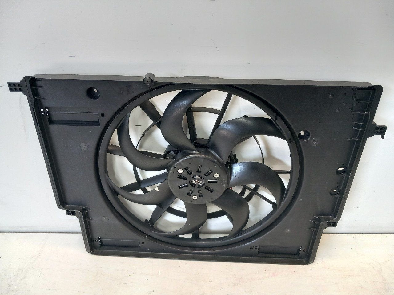 Koelventilator Lynk & Co 01, Onderdelen@venauto.nl, Van der Ven Autorecycling B.V., Gebruikt, Ettenseweg 76, 4706 PB Roosendaal, The Netherlands