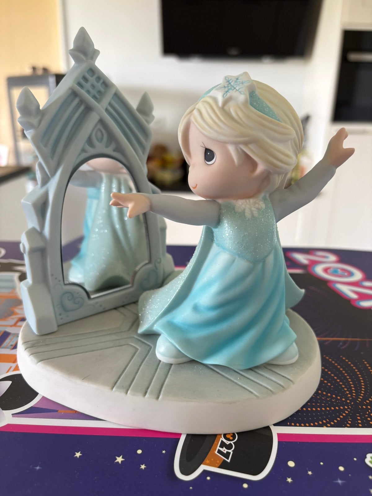 Disney exclusive presious moments frozen elsa, Ophalen of Verzenden, Overige figuren, Zo goed als nieuw, Beeldje of Figuurtje