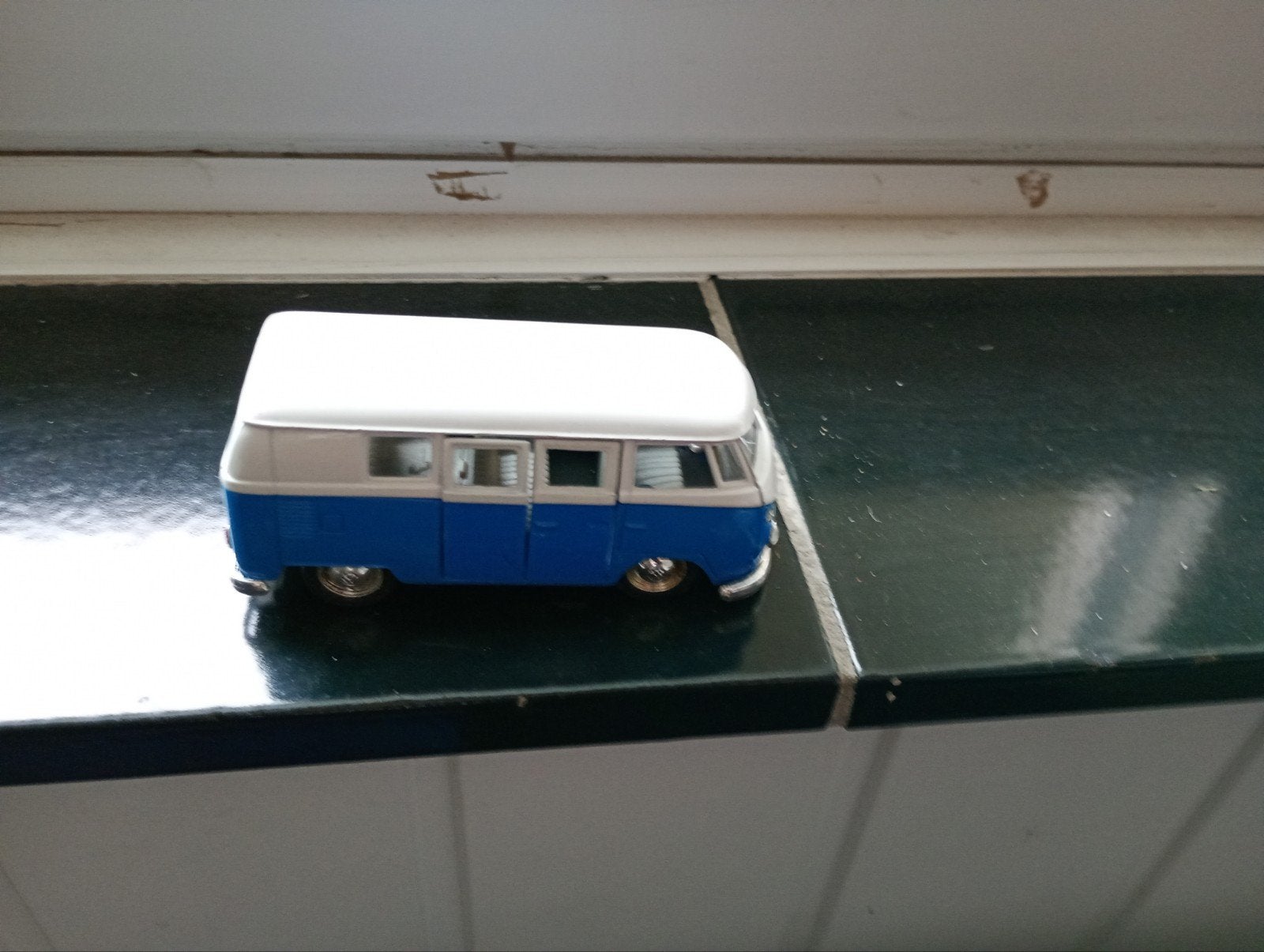 Welly Volkswagen bus , 1962, Ophalen of Verzenden, Zo goed als nieuw, Bus of Vrachtwagen, Overige merken
