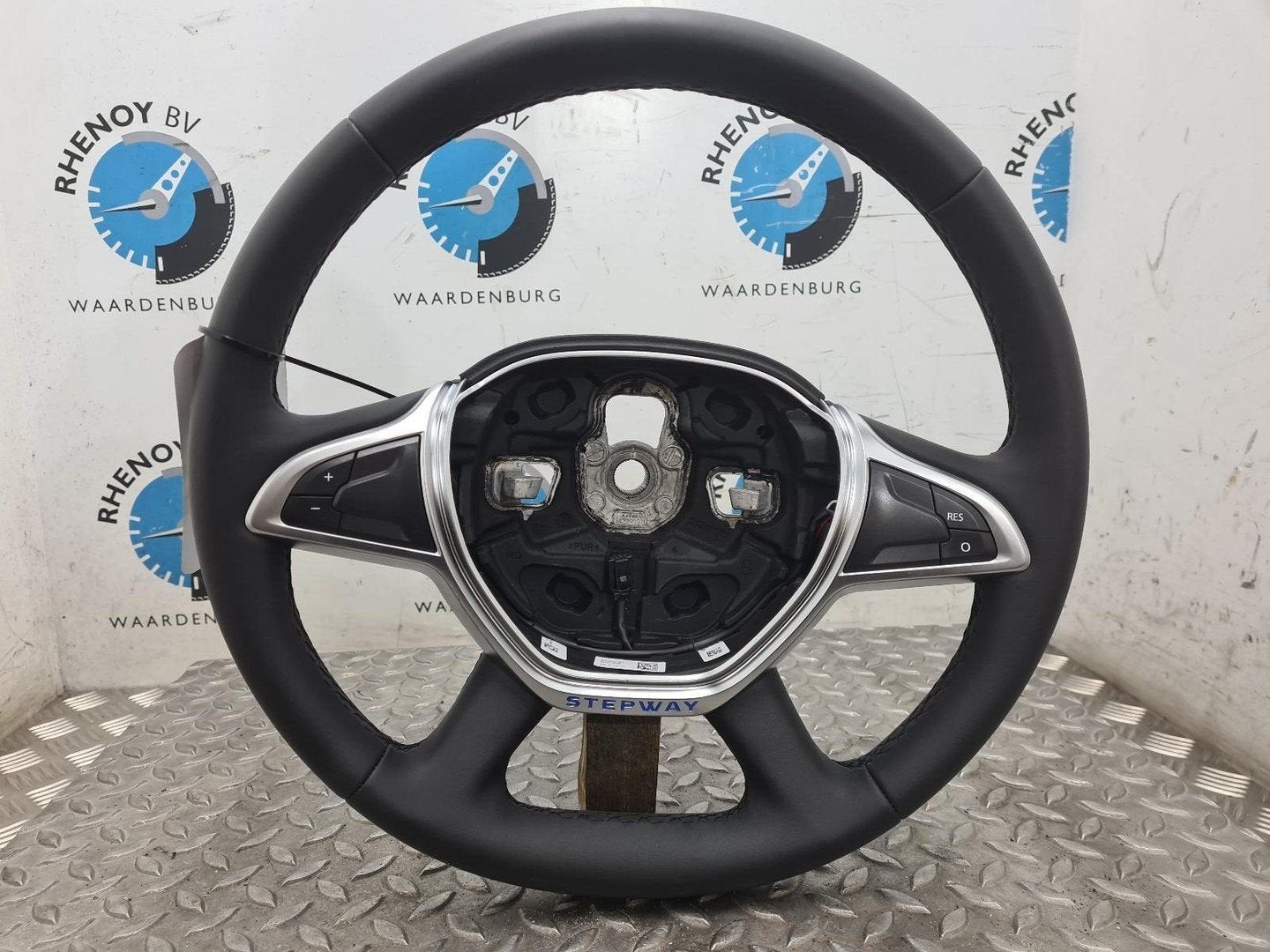 DACIA SANDERO STEPWAY STUURWIEL 2019, Ophalen of Verzenden, Gebruikt, Stiba lid