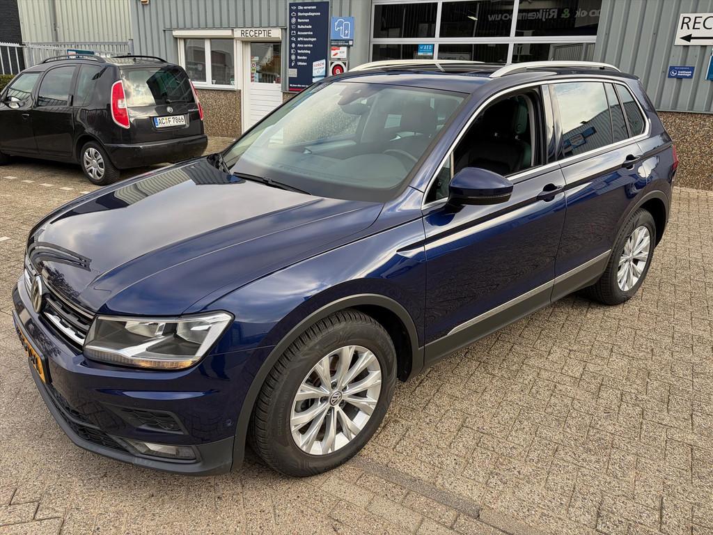 VOLKSWAGEN Tiguan 1.5 TSI ACT 150pk DSG Comfortline Business, Auto's, 4 cilinders, 150 pk, Blauw, Leder