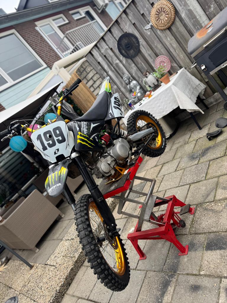 Kanon van een crossmotor 140cc 2018 model, Fietsen en Brommers, Minibikes, Midibikes en Pitbikes, Ophalen, Zo goed als nieuw, Overige typen