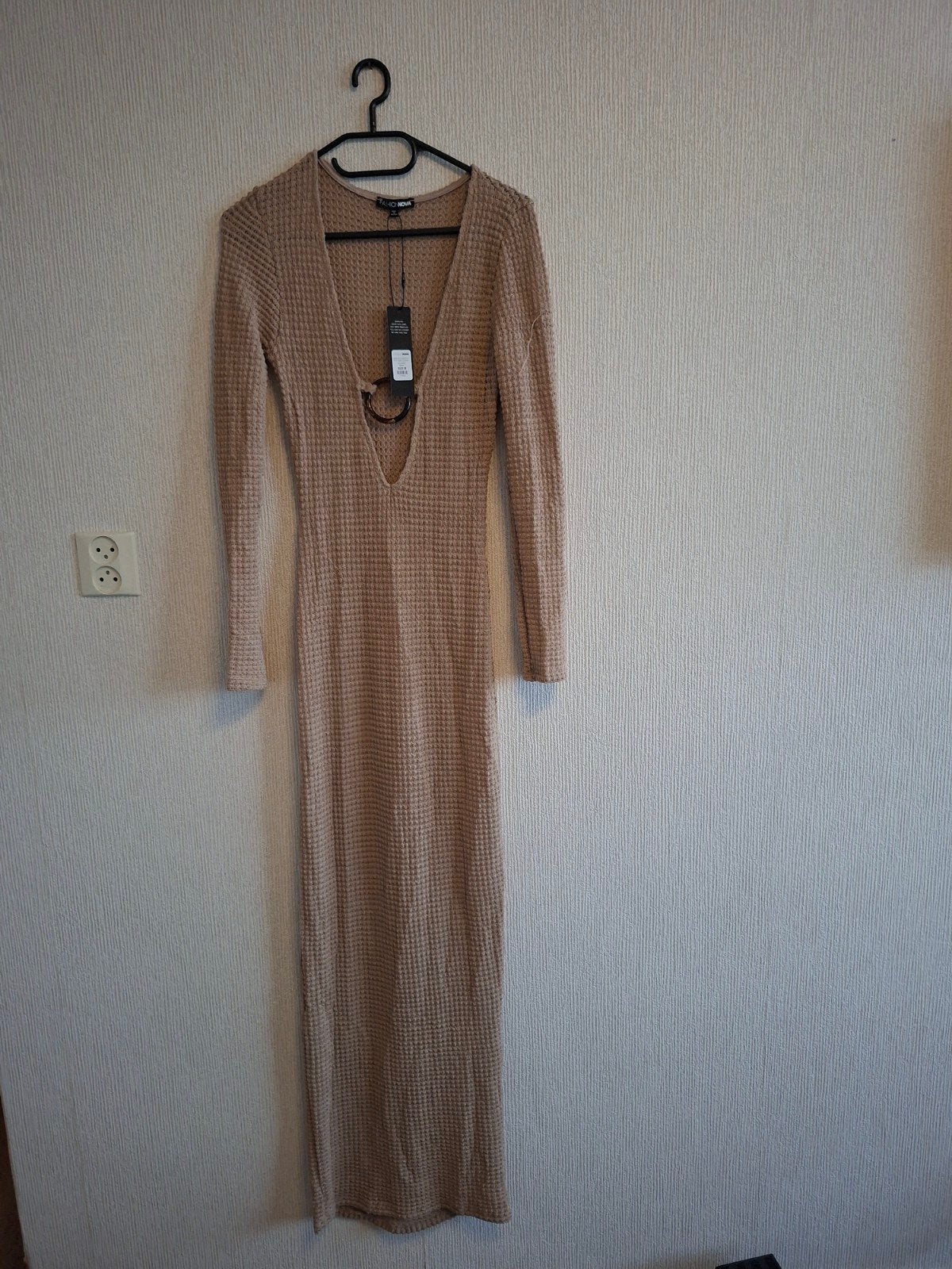 Fashion Nova Wafelgebreide Maxi Jurk, Kleding | Dames, Maat 38/40 (M), Beige, Nieuw, Ophalen of Verzenden