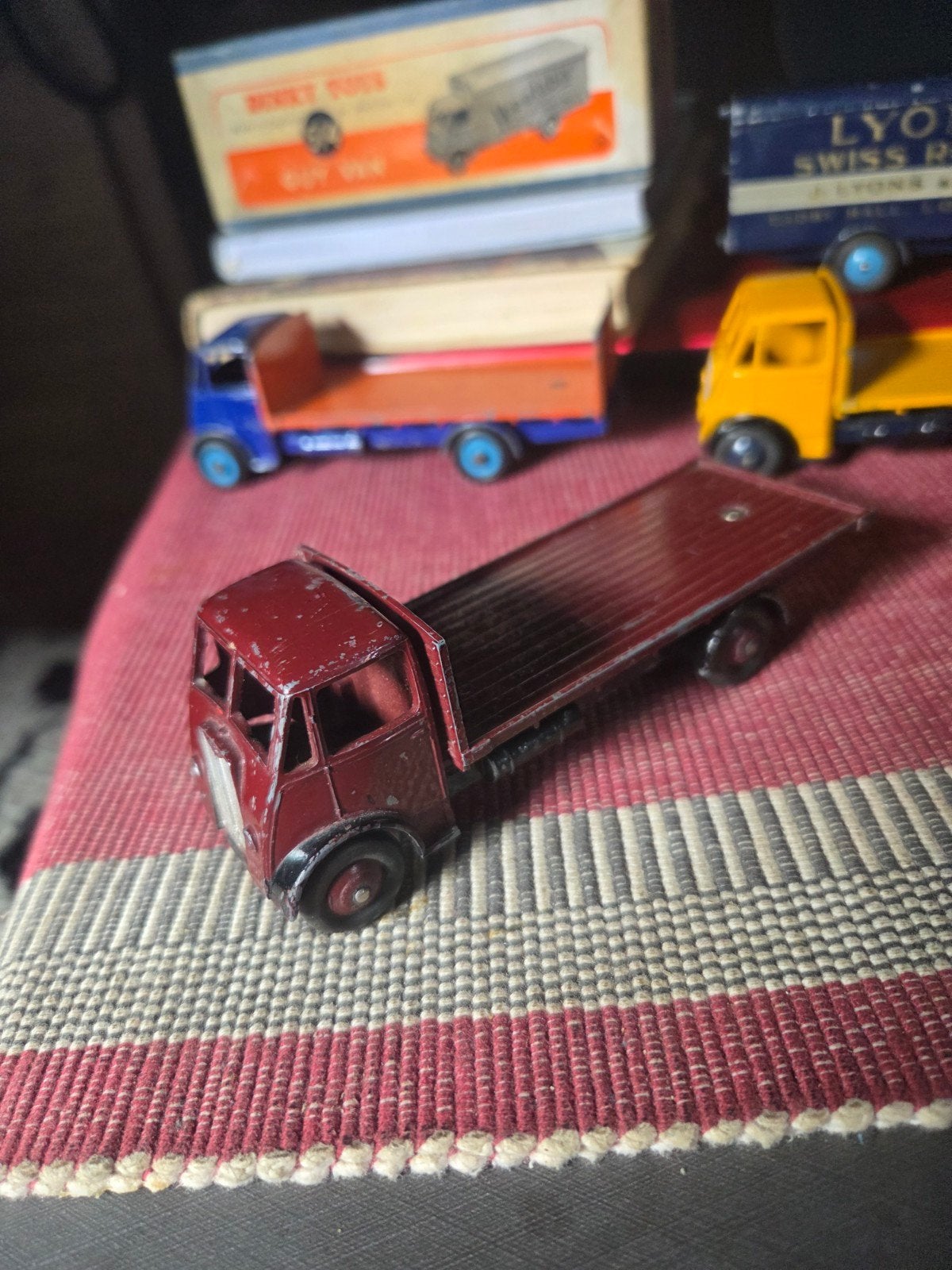 DINKY GUY FLAT  MAROON/BLACK ORIGINEEL GOEDE STAAT CA 1947, Ophalen of Verzenden, Gebruikt, Overige merken