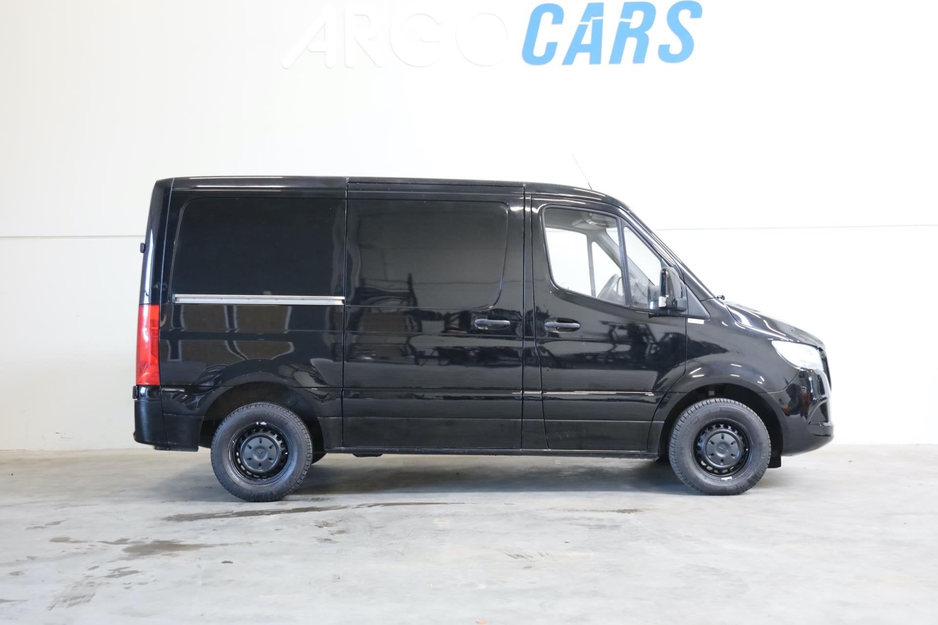 Mercedes-Benz Sprinter 211 CDI L1/H1 NAP ZWART CLIMA CRUISE, Auto's, Bestelauto's, Stof, Gebruikt, 4 cilinders, Zwart