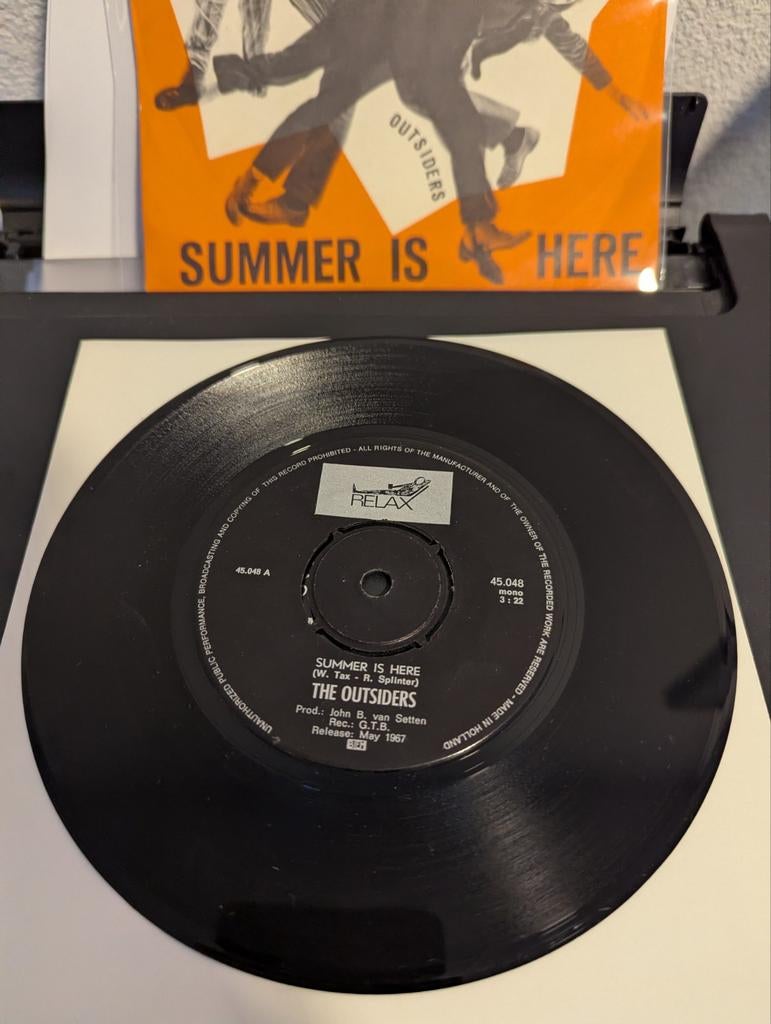 The Outsiders - Summer Is Here ( vinyl single), Cd's en Dvd's, Vinyl Singles, Gebruikt, 7 inch, Single, Ophalen of Verzenden