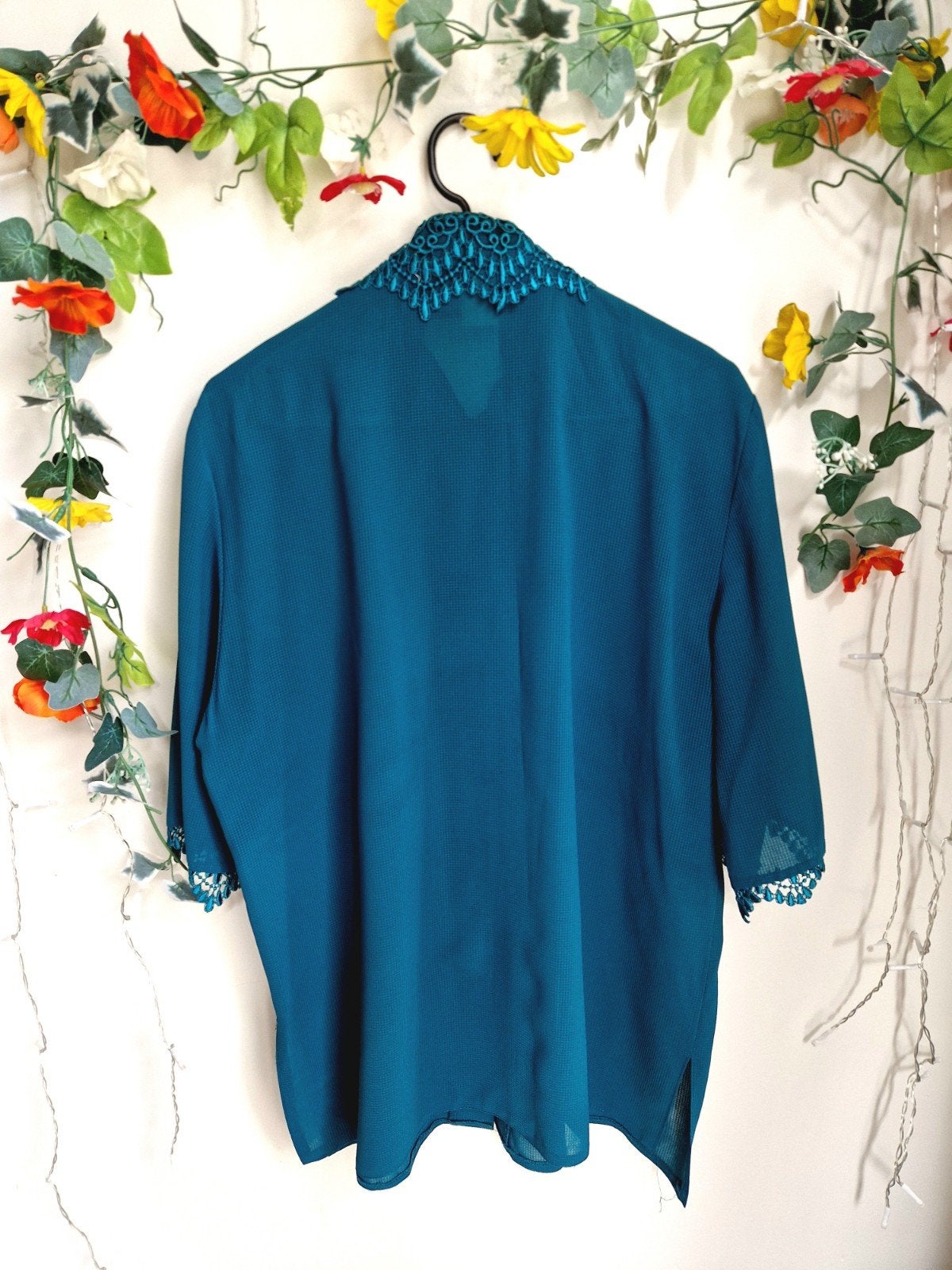 Prachtige hoge kwaliteit blauwgroene blouse met kant, Kleding | Dames, Ophalen of Verzenden, Zo goed als nieuw, Maat 46/48 (XL) of groter