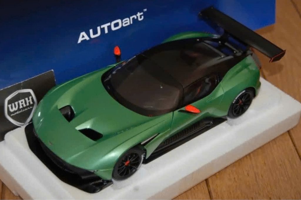 1:18 ASTON MARTIN VULCAN green Autoart 70263 in box WRH, Verzenden, Zo goed als nieuw, Auto, Autoart