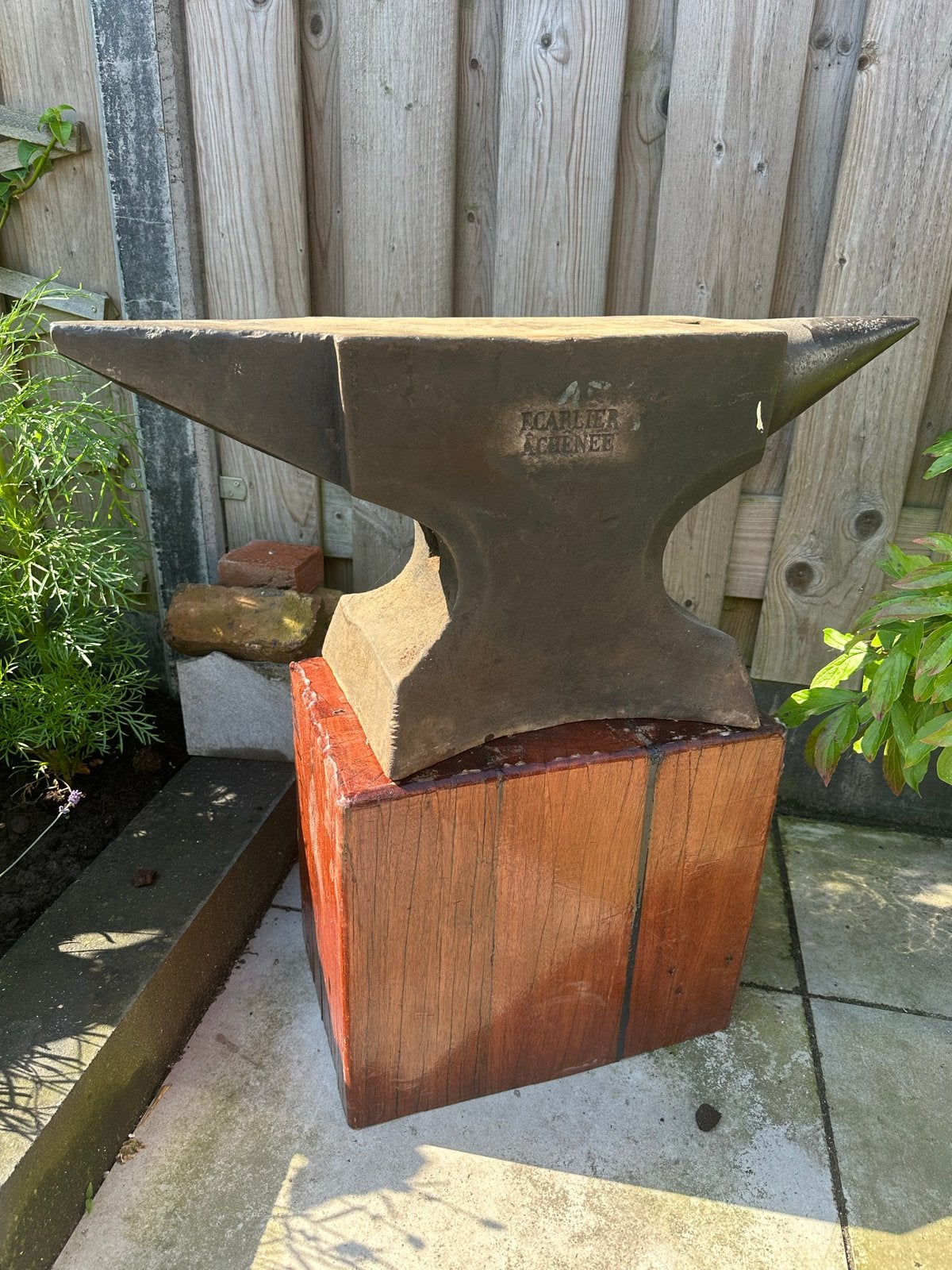Antiek aambeeld van E. Carlier à Chenee, Antiek en Kunst, Antiek | Gereedschap en Instrumenten, Ophalen