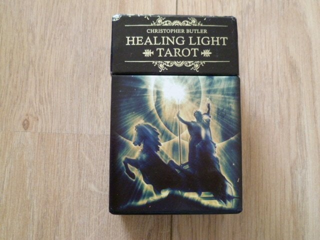 Christopher Butler - Healing light tarot, Ophalen of Verzenden, Zo goed als nieuw, Overige onderwerpen, Achtergrond en Informatie