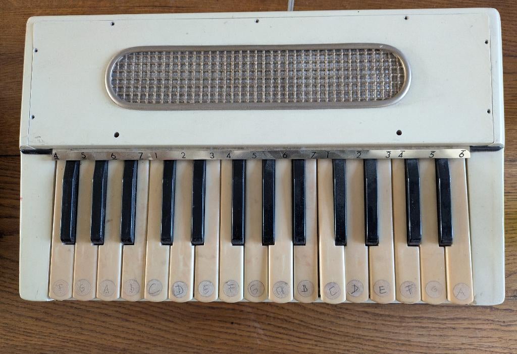 Hohner Organetta 3 vintage keyboard uit 1960. EUR 100,-, Muziek en Instrumenten, Keyboards, Ophalen, Gebruikt, Overige aantallen