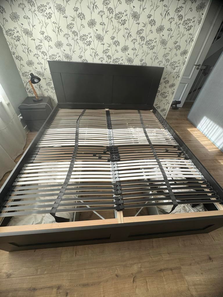 IKEA Brimnes Bed met 4 lades en hoofdbord met opbergruimte, Ophalen, Zwart, Tweepersoons, Zo goed als nieuw