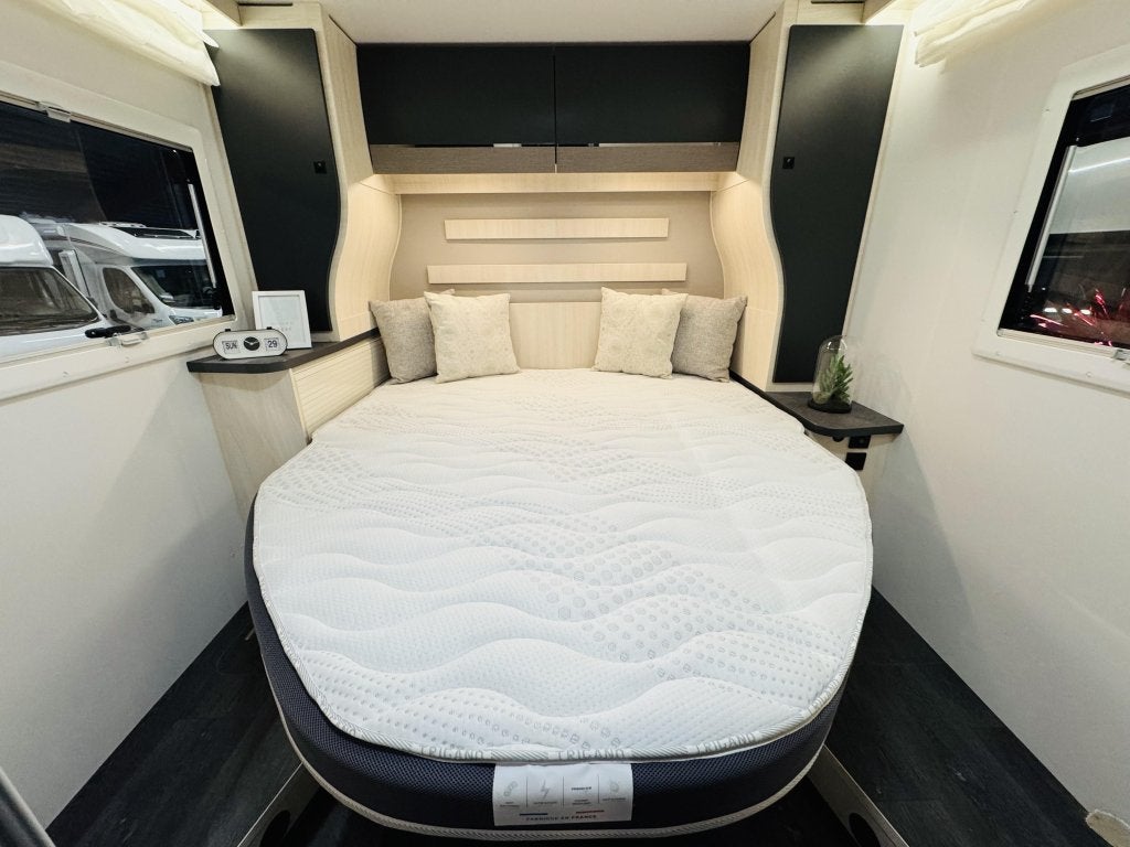 Challenger Graphite Ultimate 328 Automaat Queensbed, Automaat, Ringverwarming, Luifel, Ford