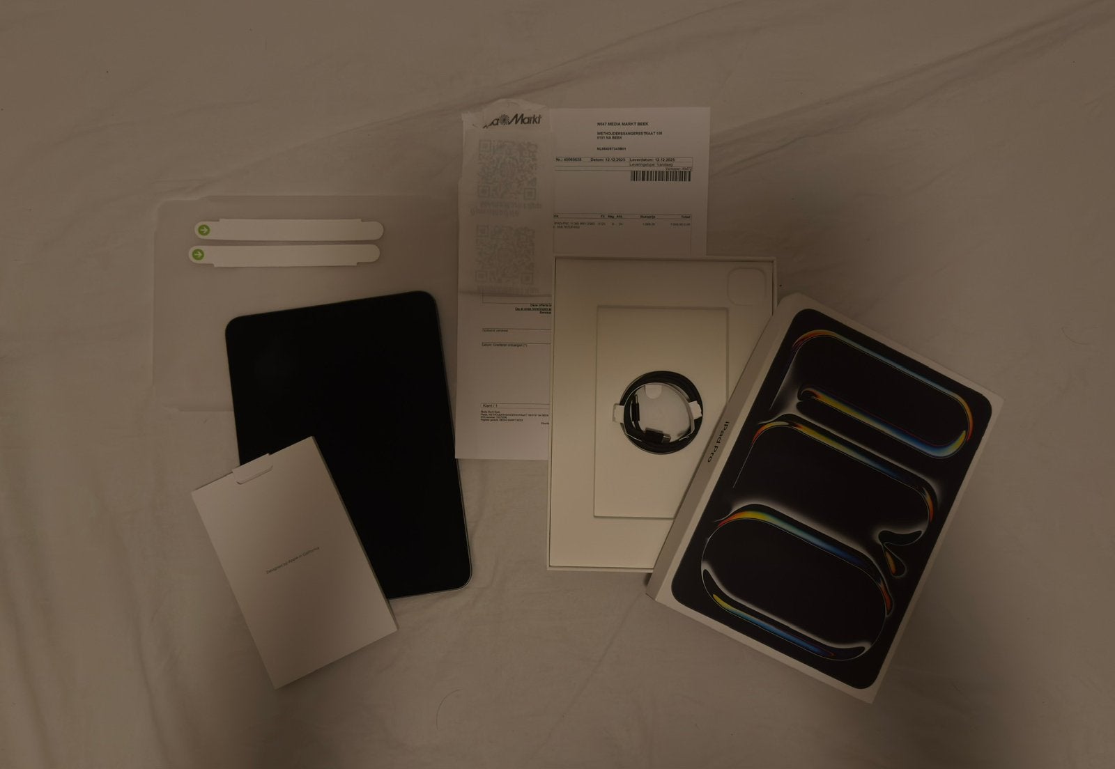 Foto 2 van Apple iPad Pro 11 inch M5 (2025) 256GB - Met Factuur / Bon