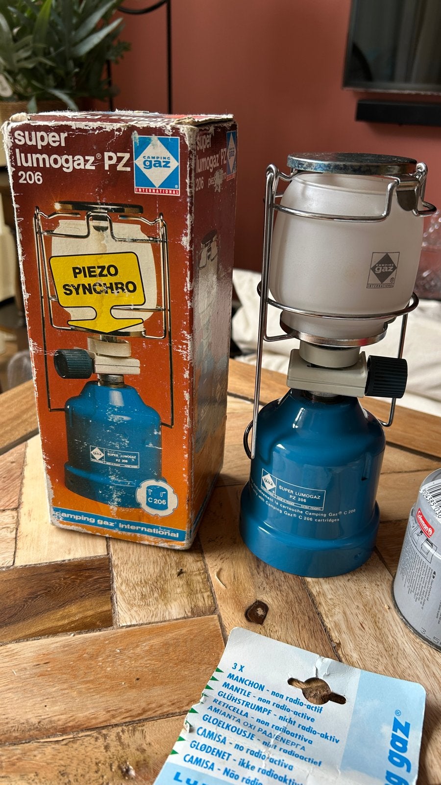 Campingaz Super Lumogaz PZ 206 gaslamp met toebehoren, Caravans en Kamperen, Ophalen of Verzenden, Zo goed als nieuw