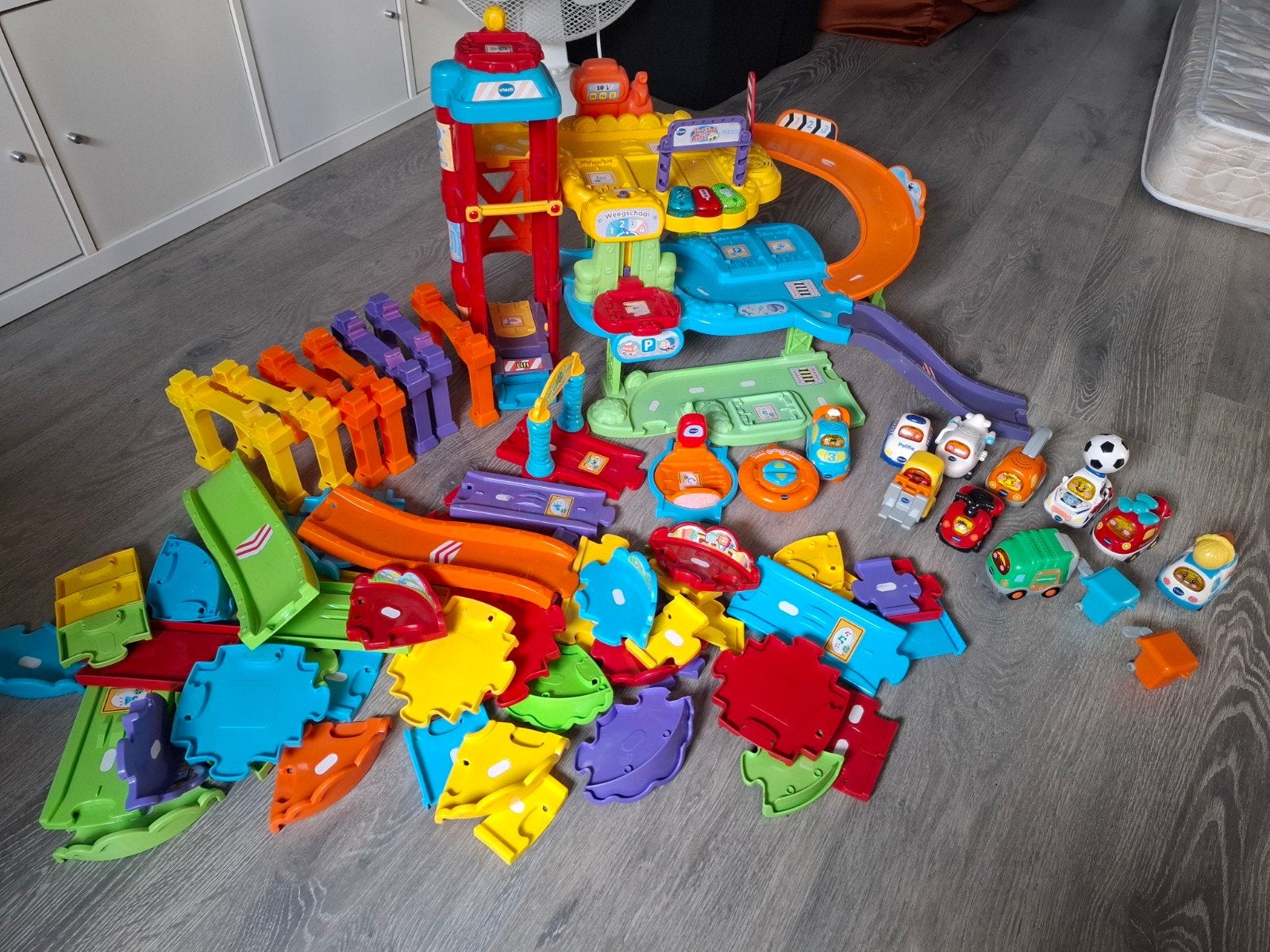 Grote set toettoet auto's, Ophalen