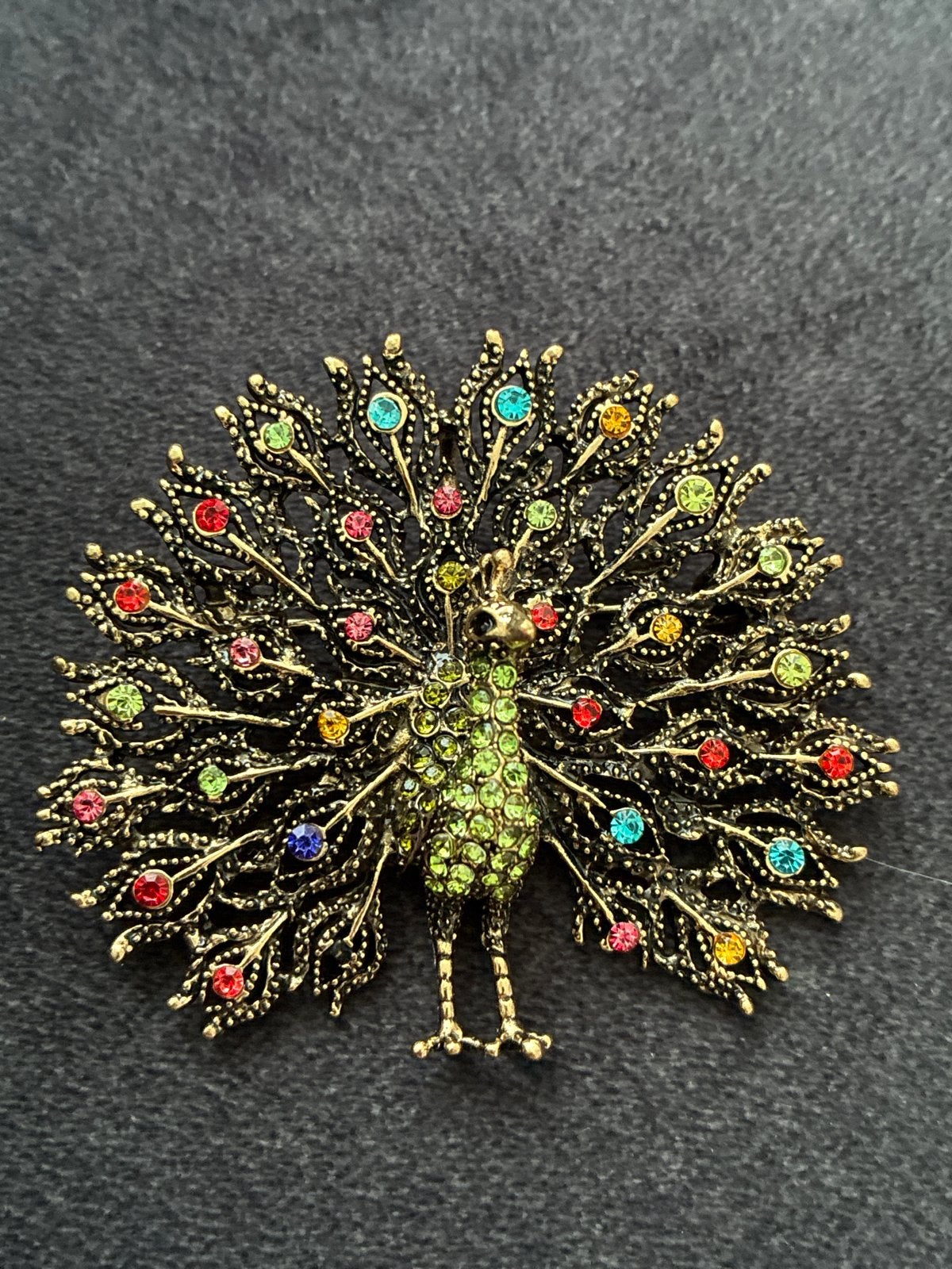 Prachtige Pauw Broche met Kleurrijke Kristallen, Sieraden, Tassen en Uiterlijk, Broches, Met kristal, Overige materialen, 4 tot 7 cm