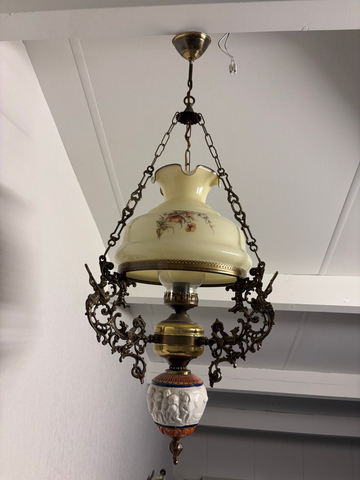 Antieke Hanglamp met Bloemmotief en Engeltjes, Ophalen