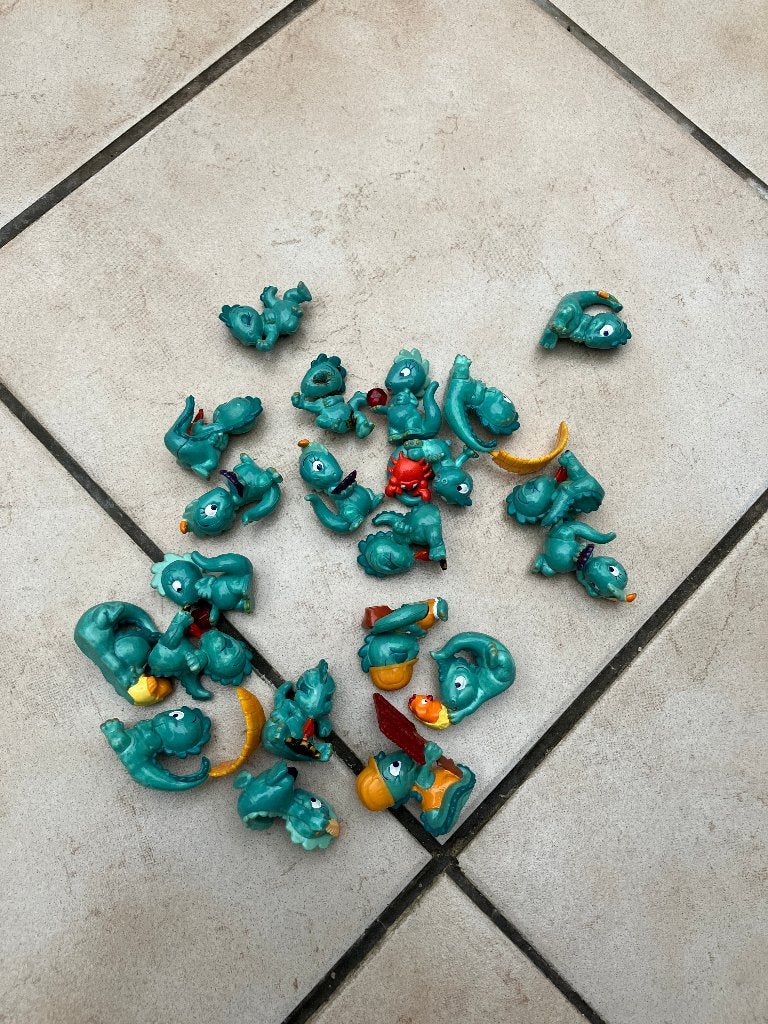 Kinder surprise Ferrero figuurtjes - Dino's, Ophalen of Verzenden, Hardplasticfiguren