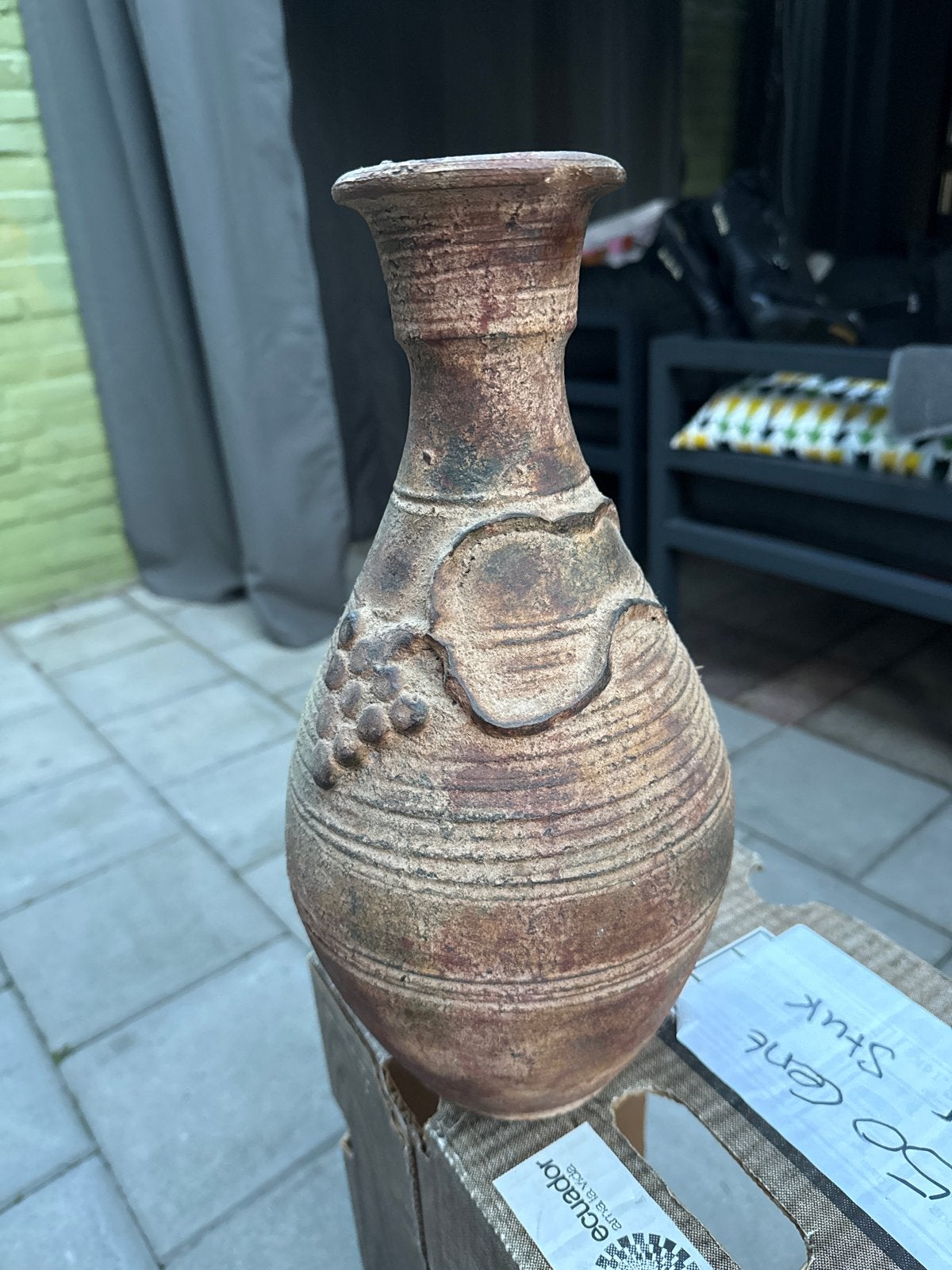 Vintage Aardewerken Vaas met Druivenmotief, Ophalen