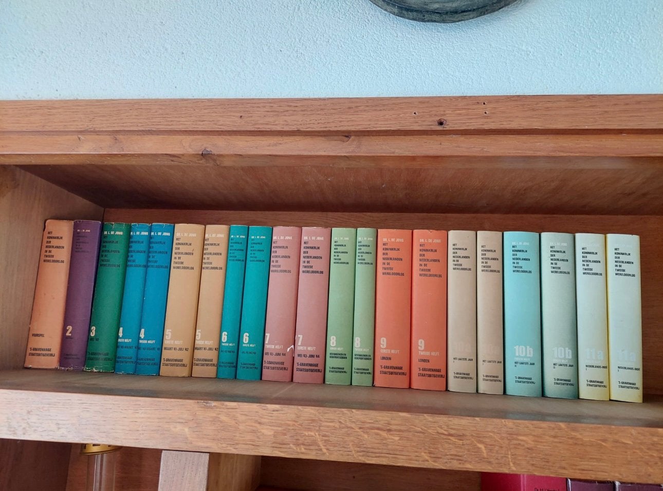 Oorlogsboeken Lou de jong, 21 stuks, deel 1 t/m 11A, Boeken, Zo goed als nieuw, Algemeen, Ophalen, Tweede Wereldoorlog