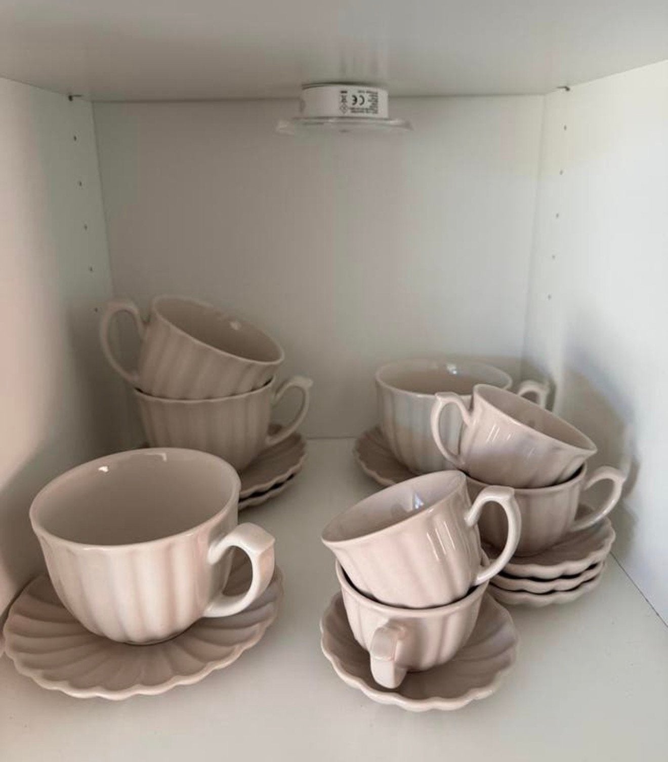 H&M Home Servies: Grote en Nespresso Kopjes met Schotels, Huis en Inrichting, Keuken | Servies, Ophalen, Keramiek, Nieuw, Effen