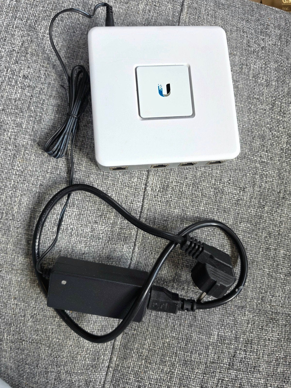 Ubiquiti UniFi Security Gateway (USG) Router, Computers en Software, Routers en Modems, Ophalen of Verzenden, Zo goed als nieuw