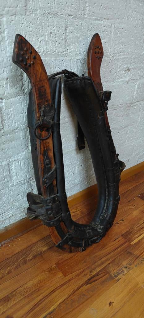 Antiek Paardenhalsjuk - T.E.A.B., Ophalen