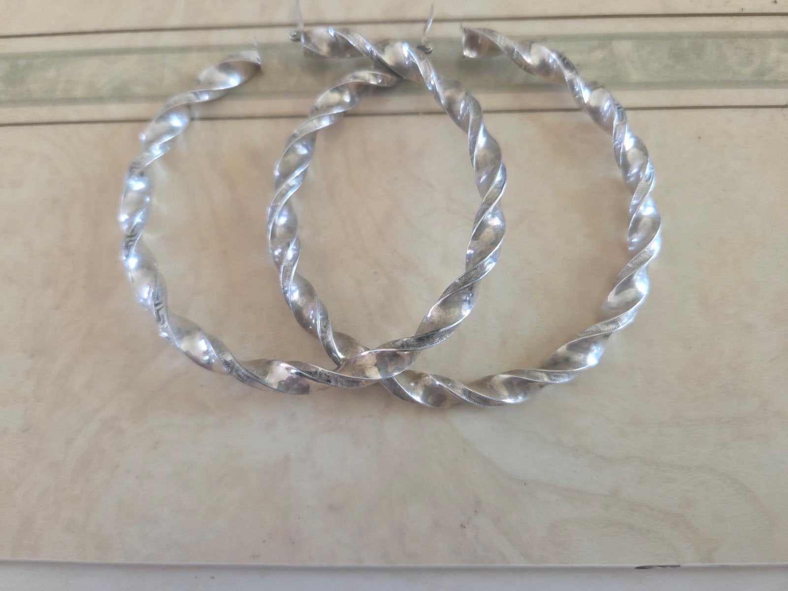 Mooie Zilveren 925 wokkel creolen 8cm, Ophalen of Verzenden, Zo goed als nieuw, Zilver, Zilver