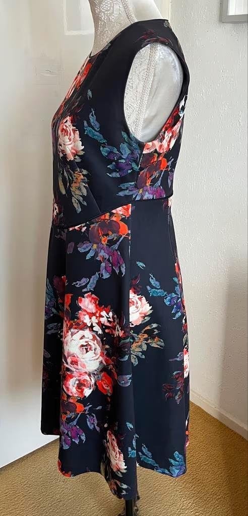 Steps jurk met bloemen maat 38, Maat 38/40 (M), Overige kleuren, Ophalen of Verzenden, Zo goed als nieuw