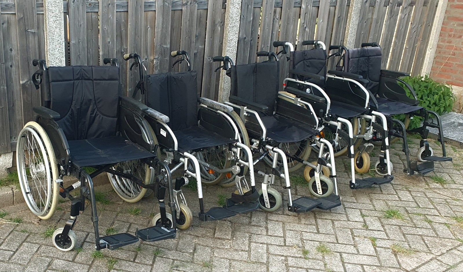 Diverse rolstoelen 50 euro per stuk, Ophalen, Partij rolstoelen, Partij rolstoelen, Inklapbaar