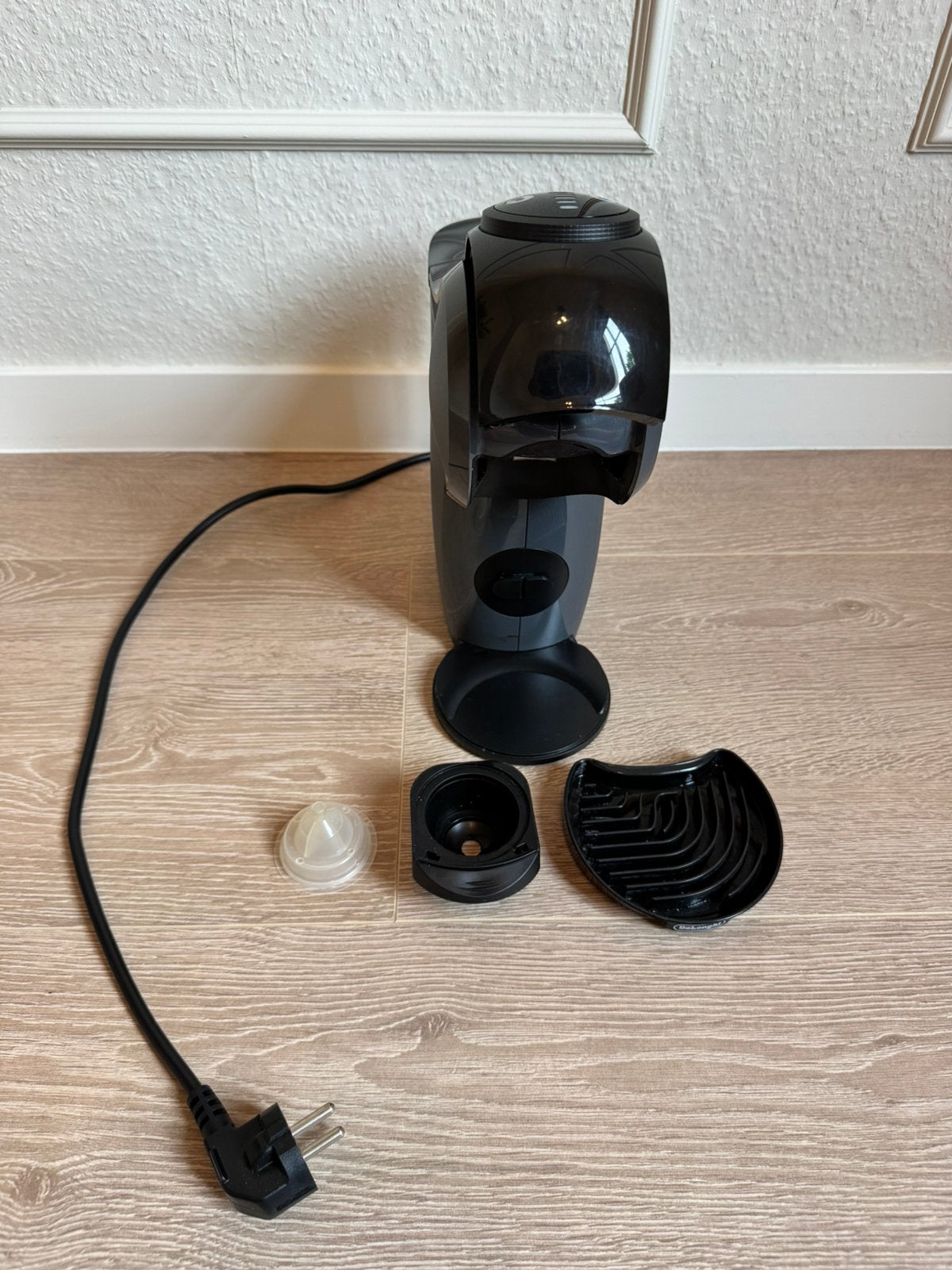 Nescafé Dolce Gusto Genio S koffiecupmachine–Antraciet/Zwart, Witgoed en Apparatuur, Koffiezetapparaten, Ophalen, Zo goed als nieuw