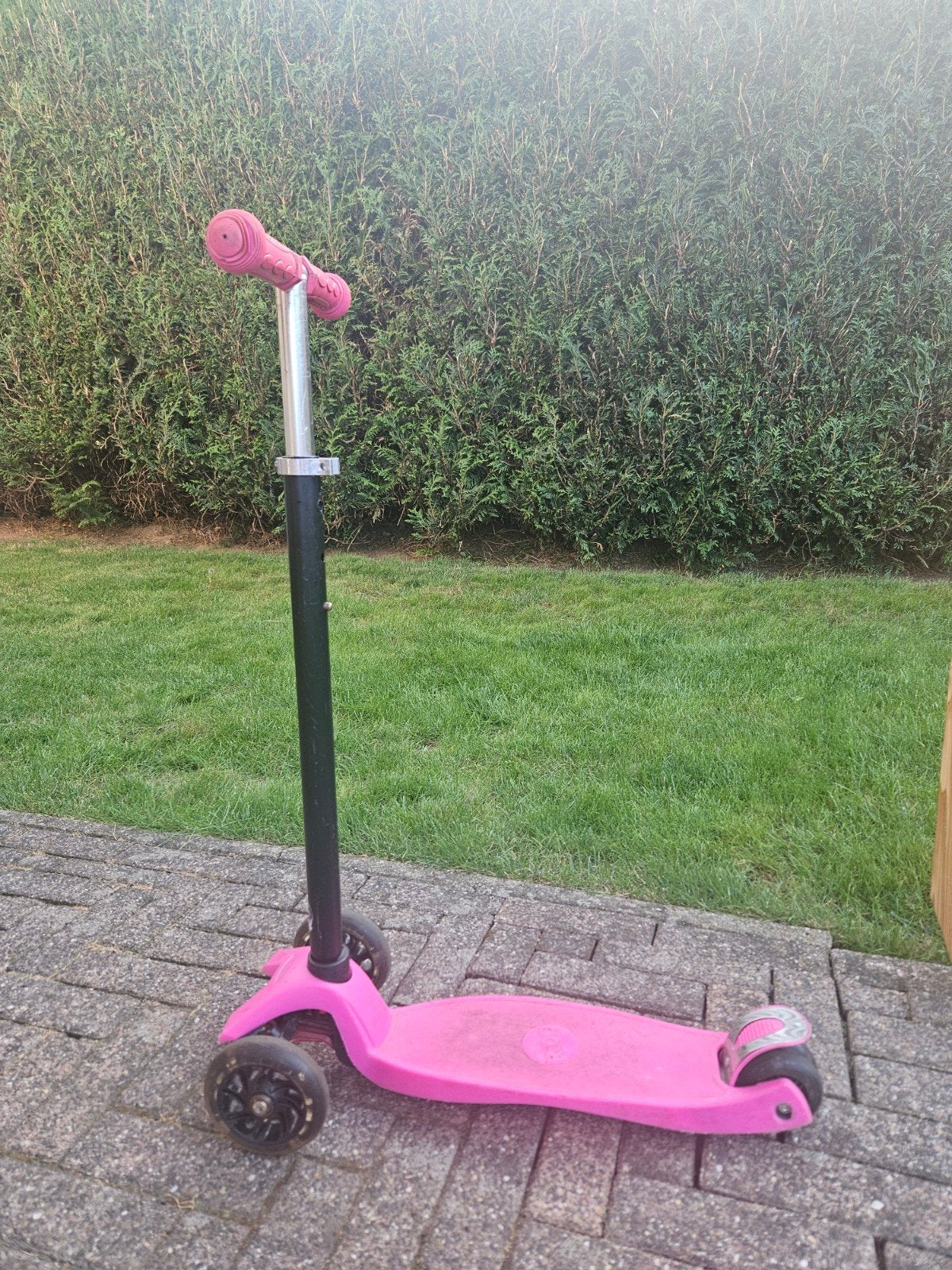 Roze kinderstep met 3 wielen - Gebruikt, Fietsen en Brommers, Ophalen, Gebruikt, Gewone step, RIDD