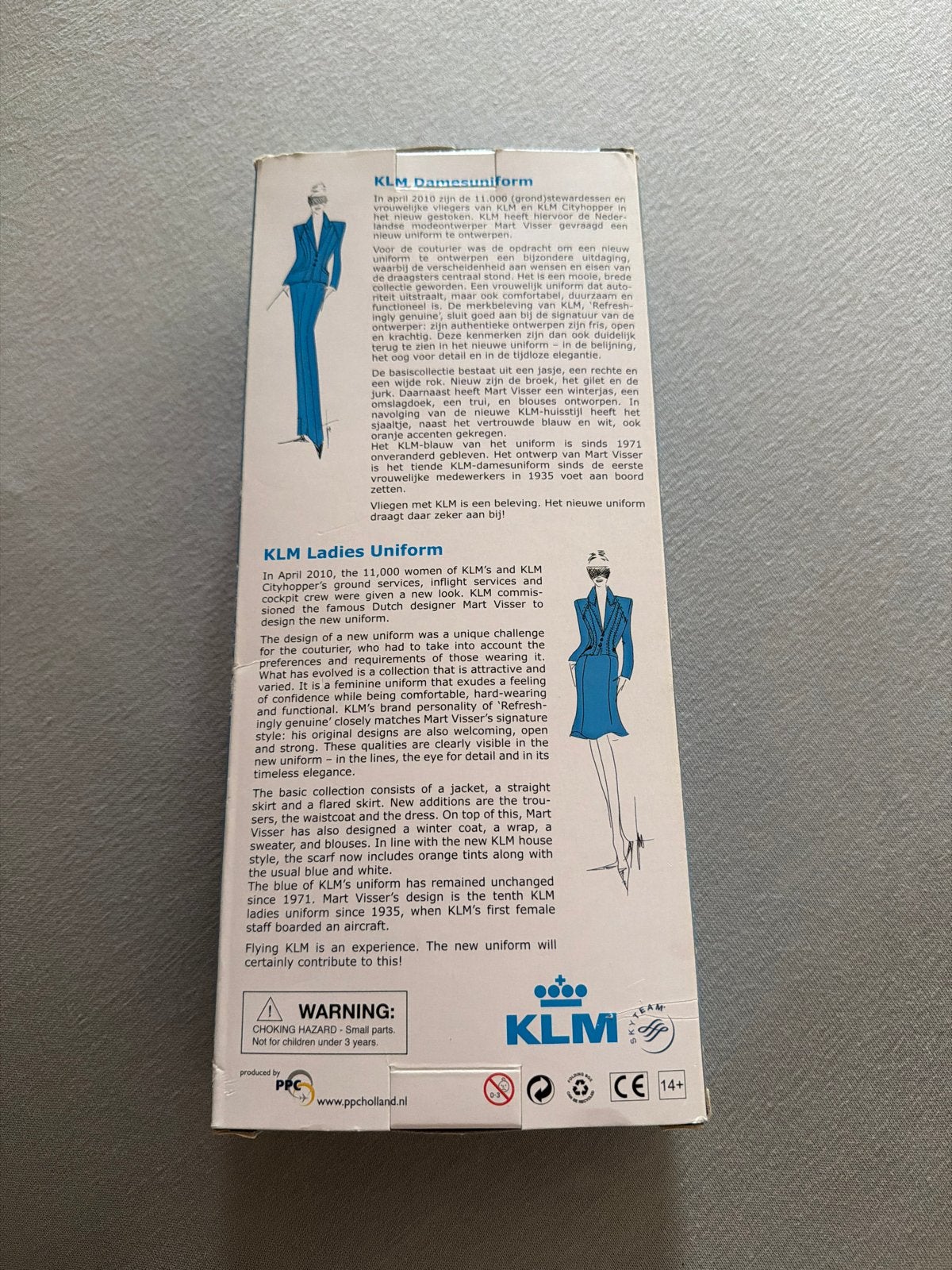 Foto 3 van Barbie KLM stewardess met accessoires