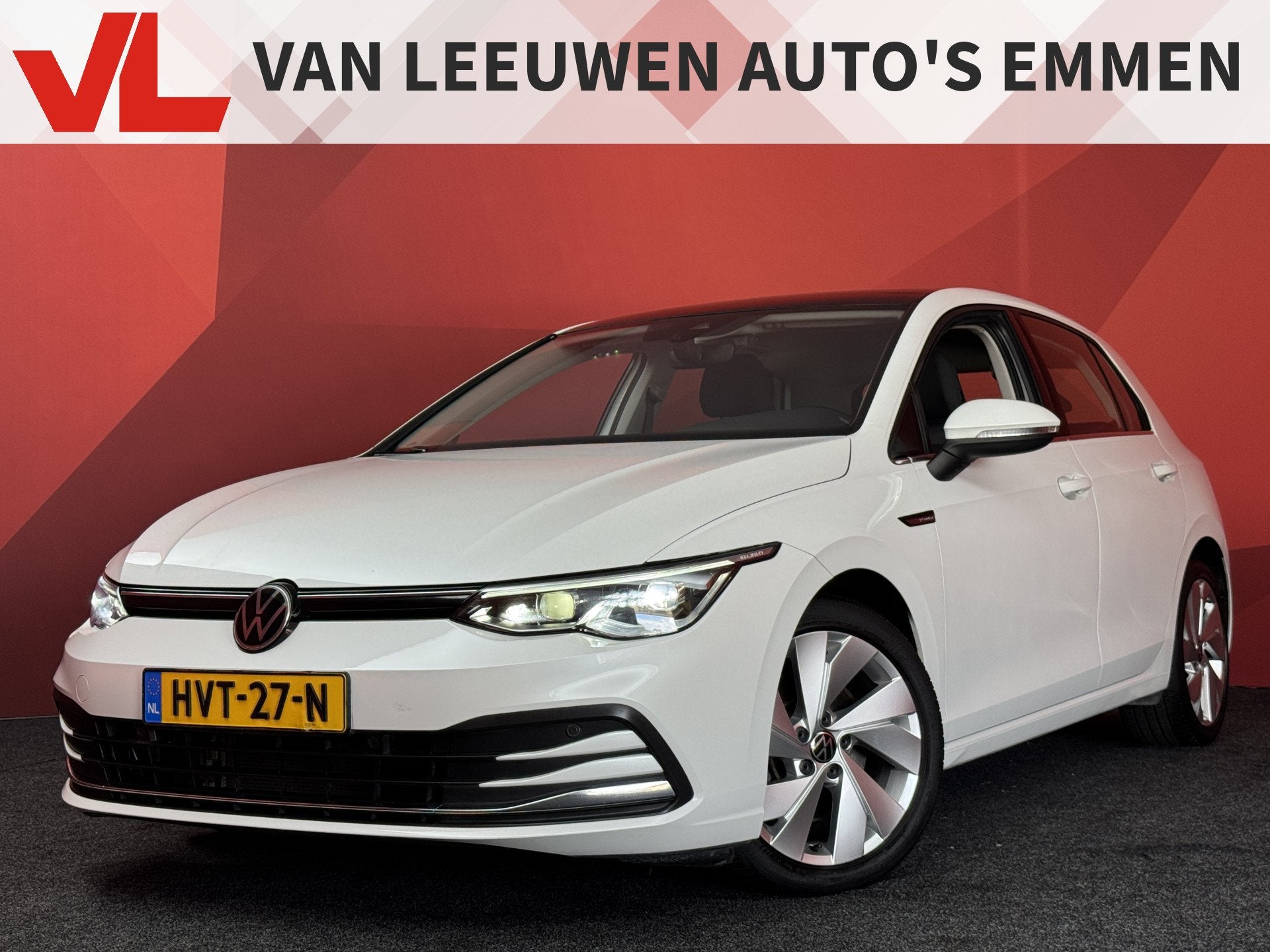 Volkswagen Golf 1.5 eTSI Style | IQ light | Stoel + Stuur ve, Auto's, Zwart, 4 cilinders, Alcantara, Wit