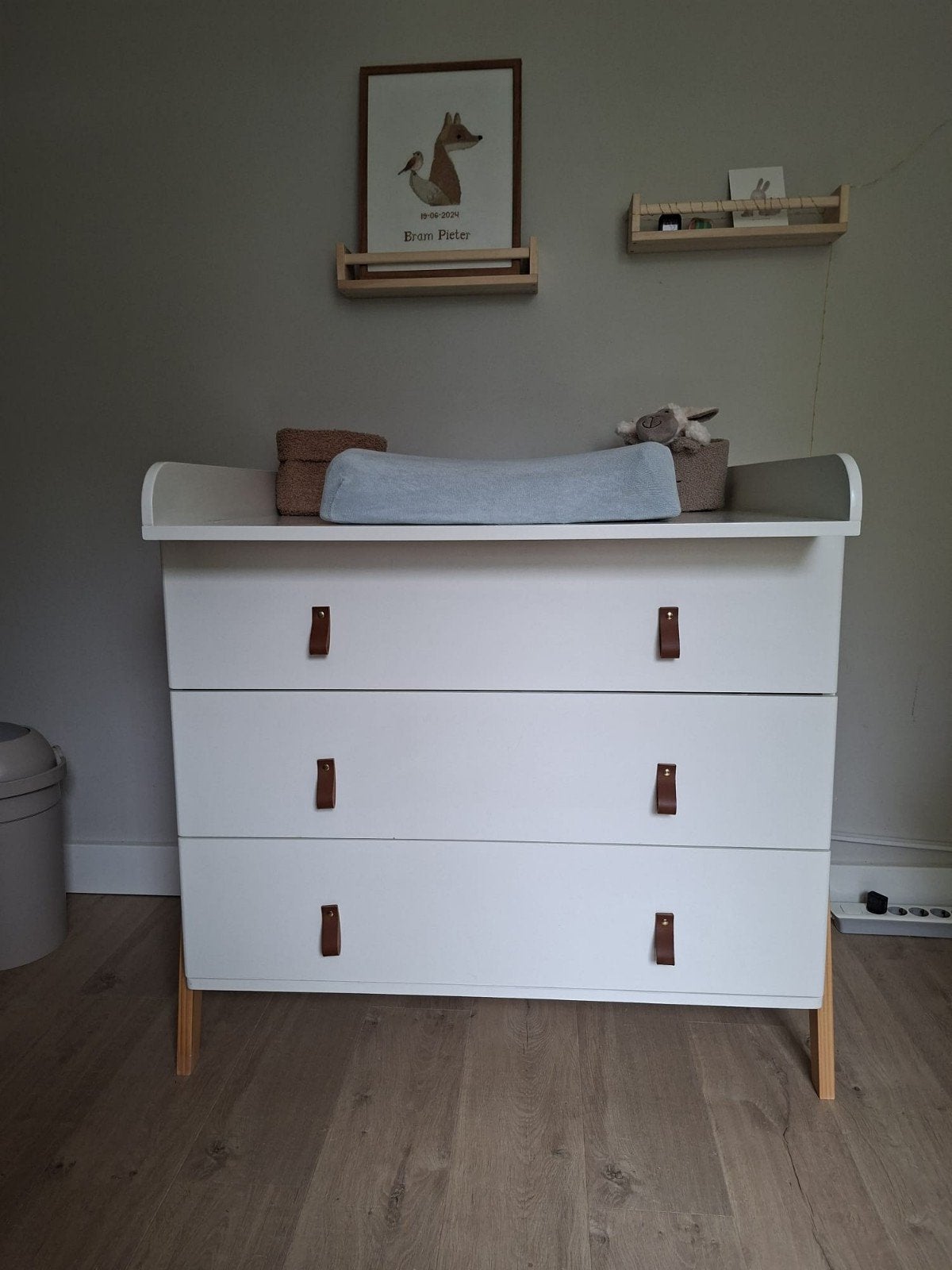 Petite Amelie commode Brise met bladvergroter en kussen, Ophalen, 50 tot 70 cm, Zo goed als nieuw, 75 tot 100 cm