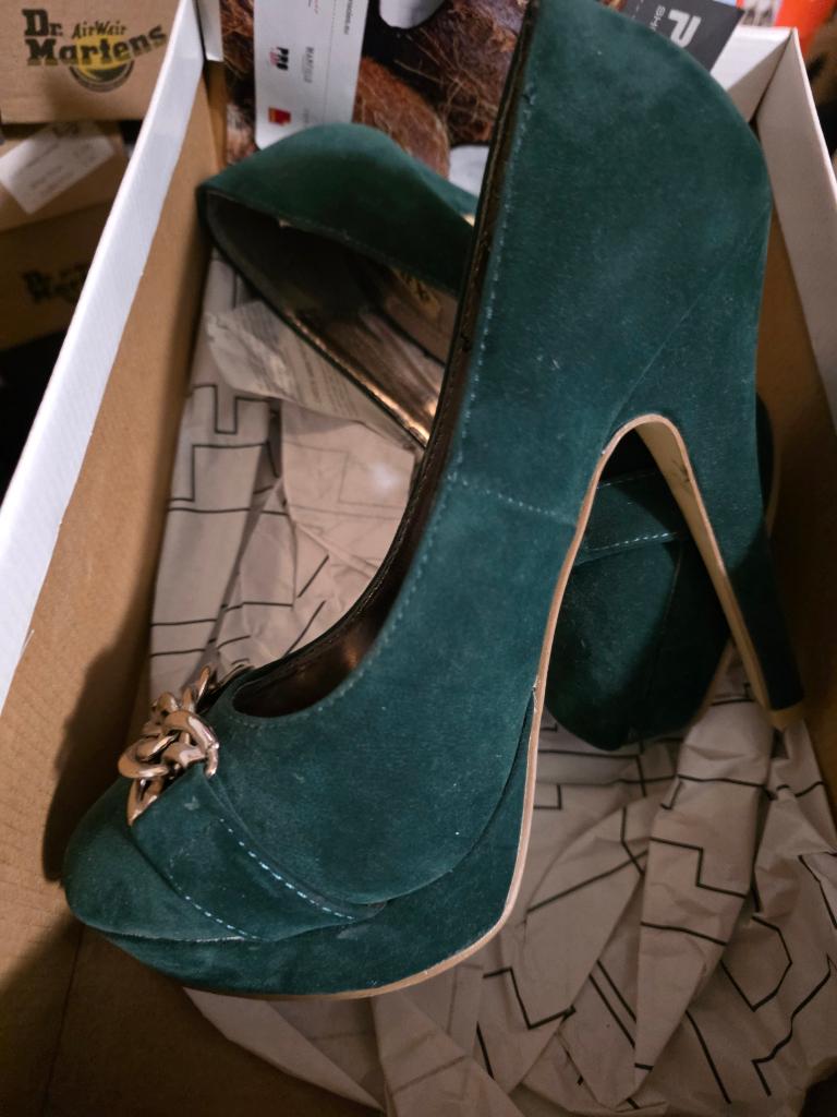 Jumex donkergroene hoge hakken schoenen forest green maat 37, Kleding | Dames, Schoenen, Zo goed als nieuw, Schoenen met hoge hakken