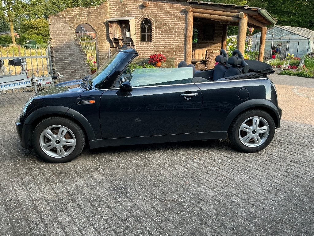 Mini 1.6 16V Cooper Cabrio 2008 Zwart, Auto's, Mini, Stof, 4 cilinders, Cabriolet, 4 stoelen