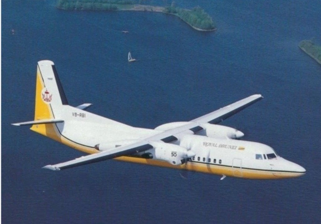 Royal Brunei Airlines Fokker 50 ansichtkaart, Ophalen of Verzenden, Nieuw, Kaart, Foto of Prent