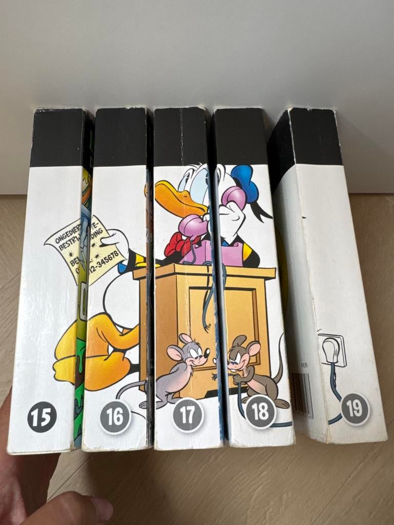 Donald Duck Thema Pocket 15 t/m 19 complete rugtekening, Meerdere stripboeken, Ophalen of Verzenden, Gelezen