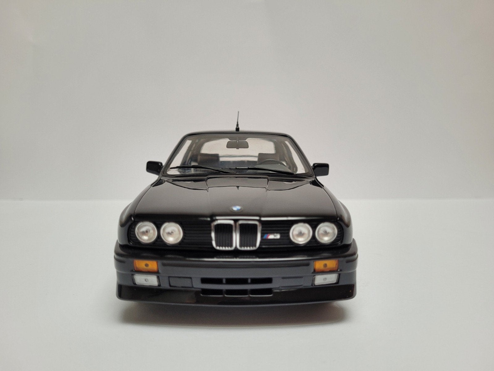 MiniChamps 1:18 BMW M3 Street-1987 zwart (zonder doos), Hobby en Vrije tijd, Modelauto's | 1:18, Ophalen of Verzenden, Zo goed als nieuw
