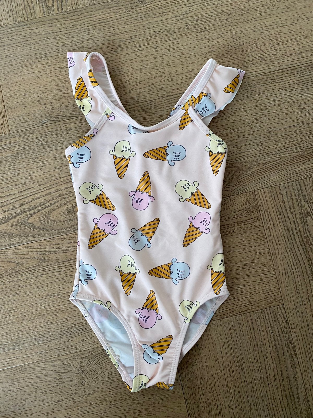 Leuk ijsjes badpak maat 92, Kinderen en Baby's, Kinderkleding | Kinder-zwemkleding, Gebruikt, Meisje, Badpak, Ophalen of Verzenden