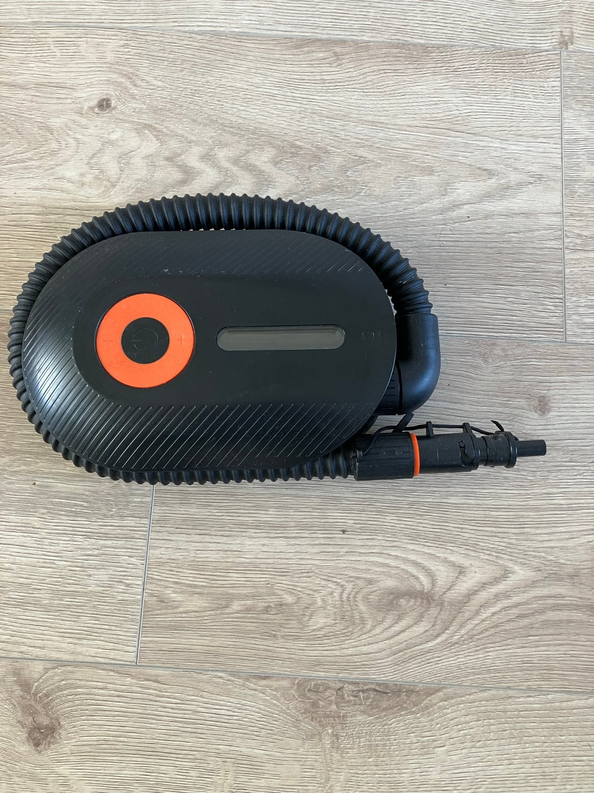 Decathlon 12V elektrische pomp voor opblaasbare producten, Ophalen, Zo goed als nieuw