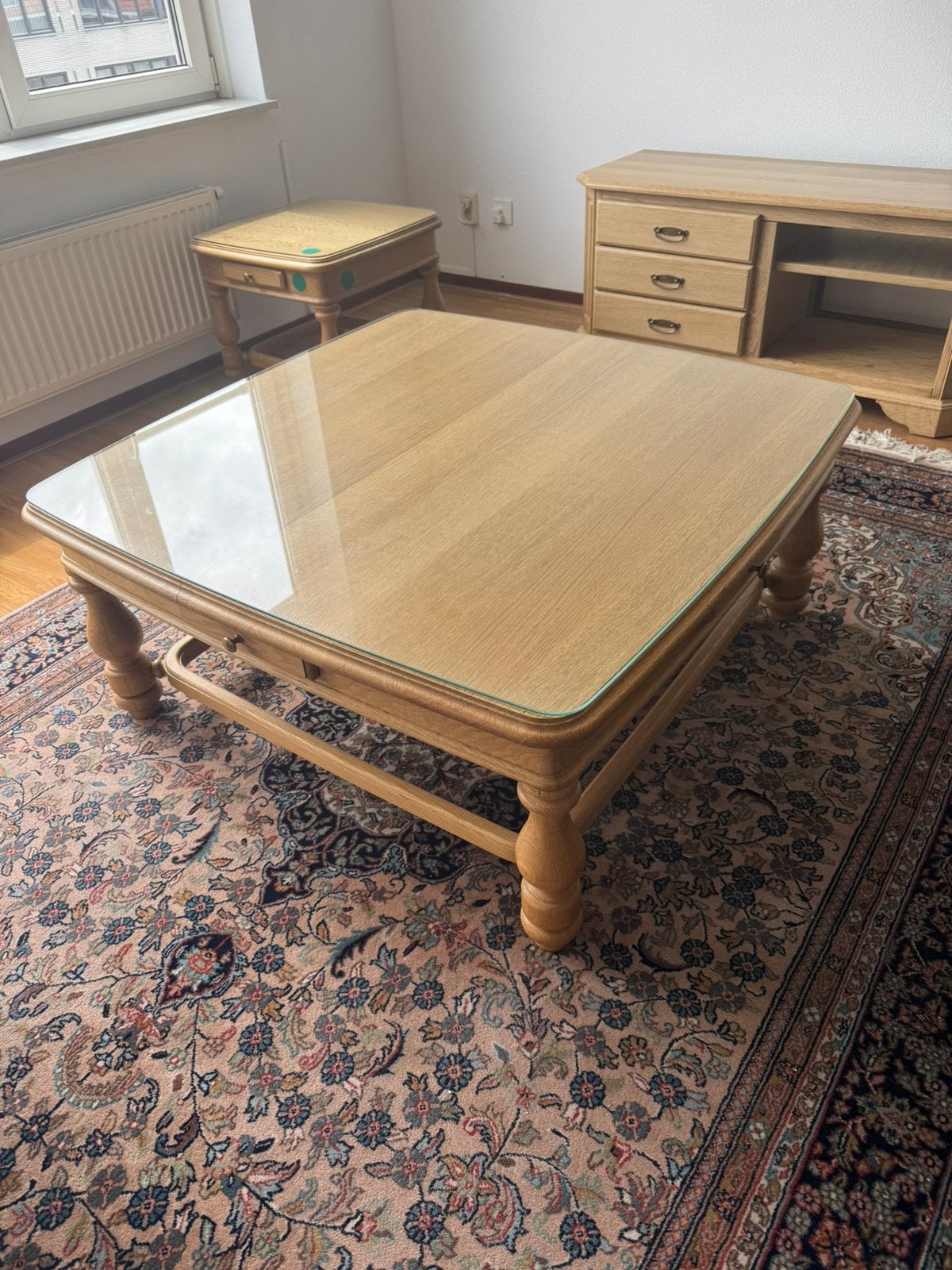 Mooie eiken salontafel met glazen plaat, 50 tot 100 cm, Zo goed als nieuw, 75 cm of meer, Eikenhout