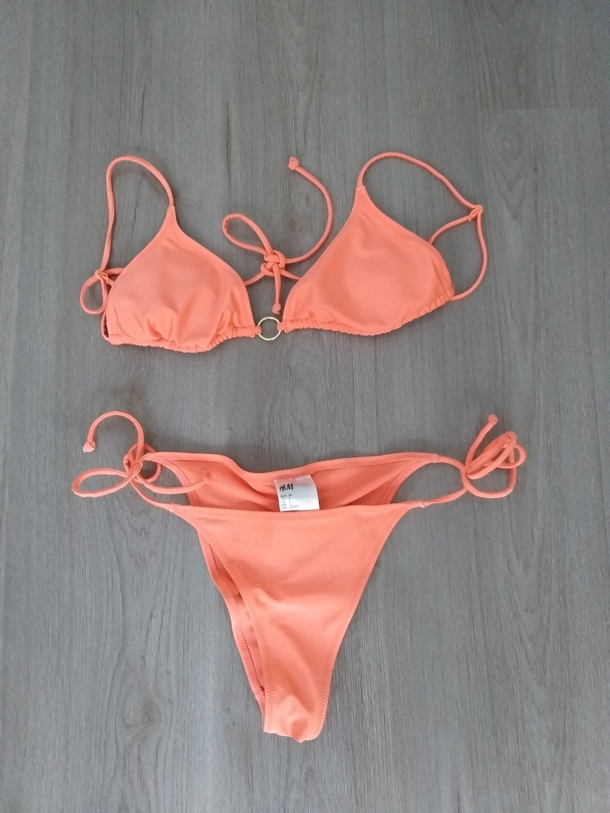 Bikini van H&M maat 34, Kleding | Dames, Badmode en Zwemkleding, Ophalen, Zo goed als nieuw, Bikini