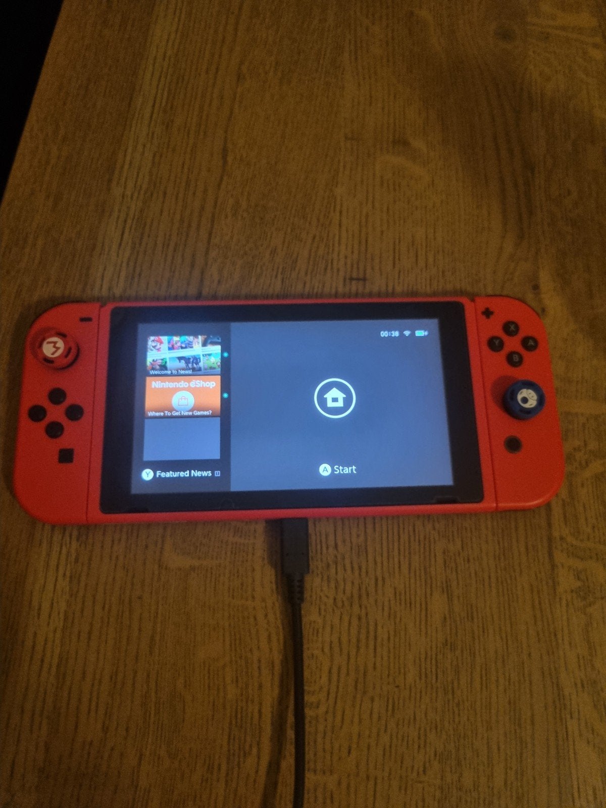 Nitendo Switch Super Mario Limited Edition, Ophalen of Verzenden, Zo goed als nieuw, Met harde schijf, Switch Original
