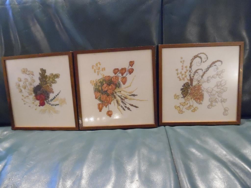 3 handgeborduurde herfst tafereeltjes, Ophalen of Verzenden, Zo goed als nieuw