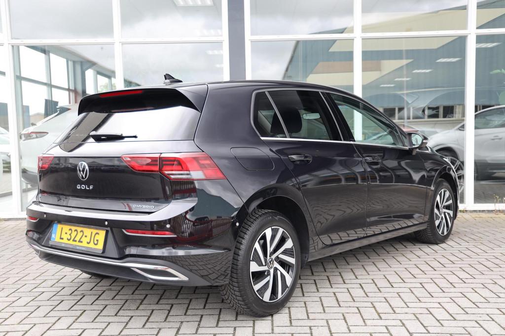 Volkswagen Golf 1.4 eHybrid Style|Pano|Stuur/stoelverwarming, 1490 kg, Gebruikt, Euro 6, 4 cilinders
