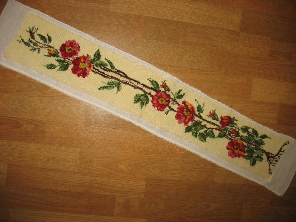 Geborduurd Klaproos Rood /Roze *Vintage, Hobby en Vrije tijd, Ophalen of Verzenden, Handborduren, Patroon