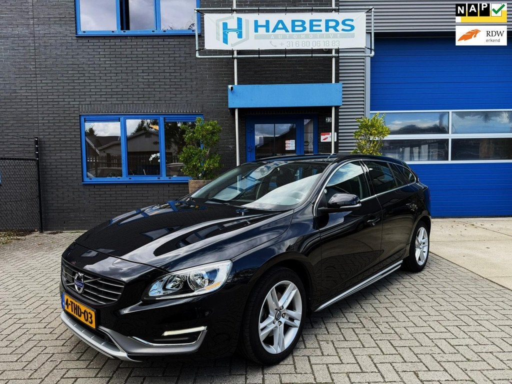 Volvo V60 1.6 T3 Momentum 150PK|Origineel NL|Navi|Led|Adapti, Voorwielaandrijving, Stof, Gebruikt, Zwart